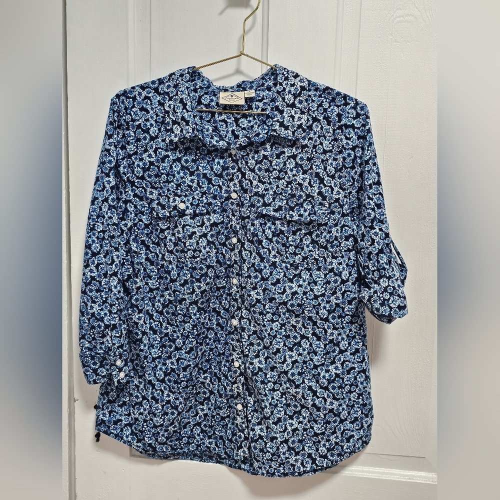 St. John's Bay Blue Floral Button-Up Shirt